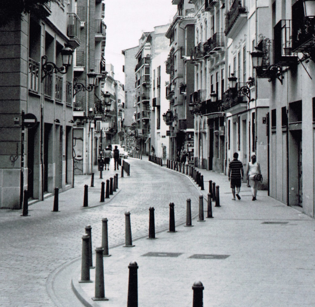 Valencia streets are narrow..